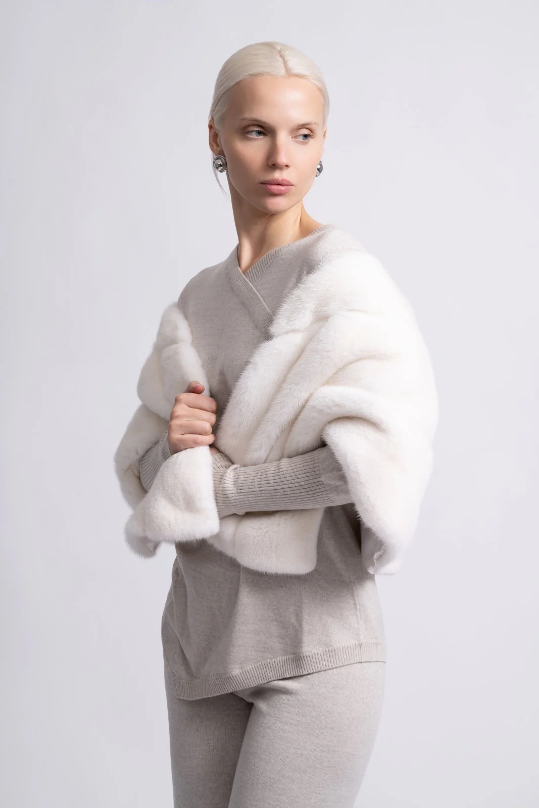 Arctic Whisper White Mink Cape - Image 4