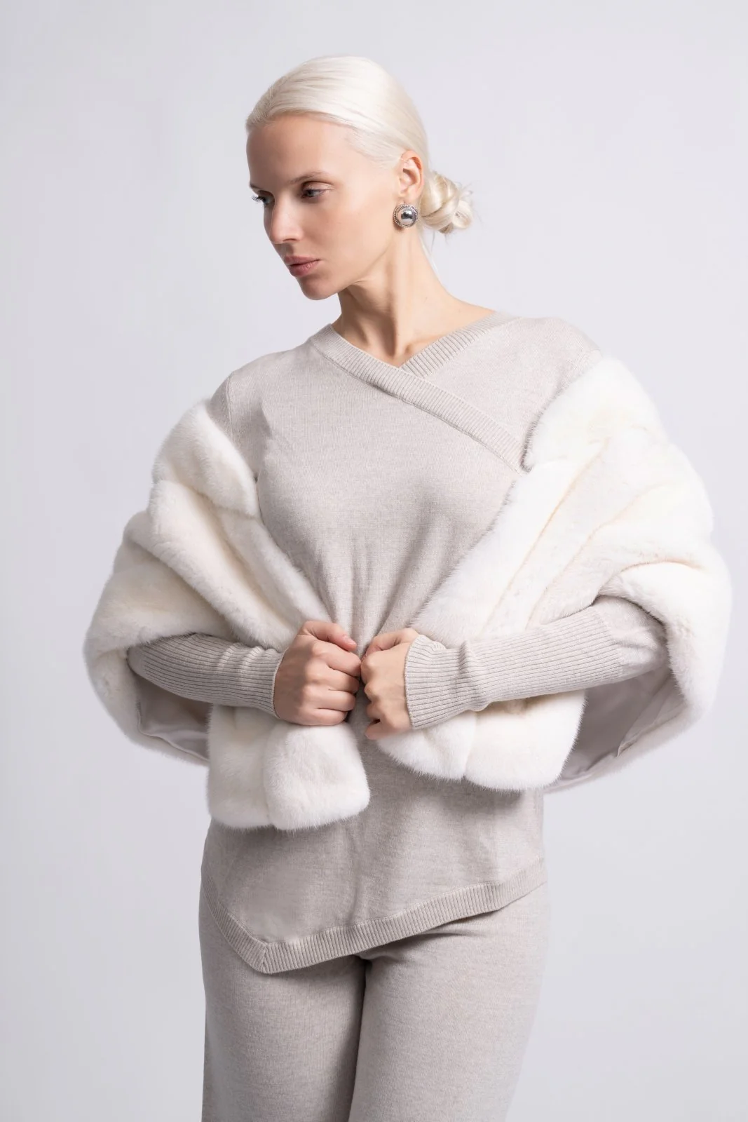 Arctic Whisper White Mink Cape - Image 5