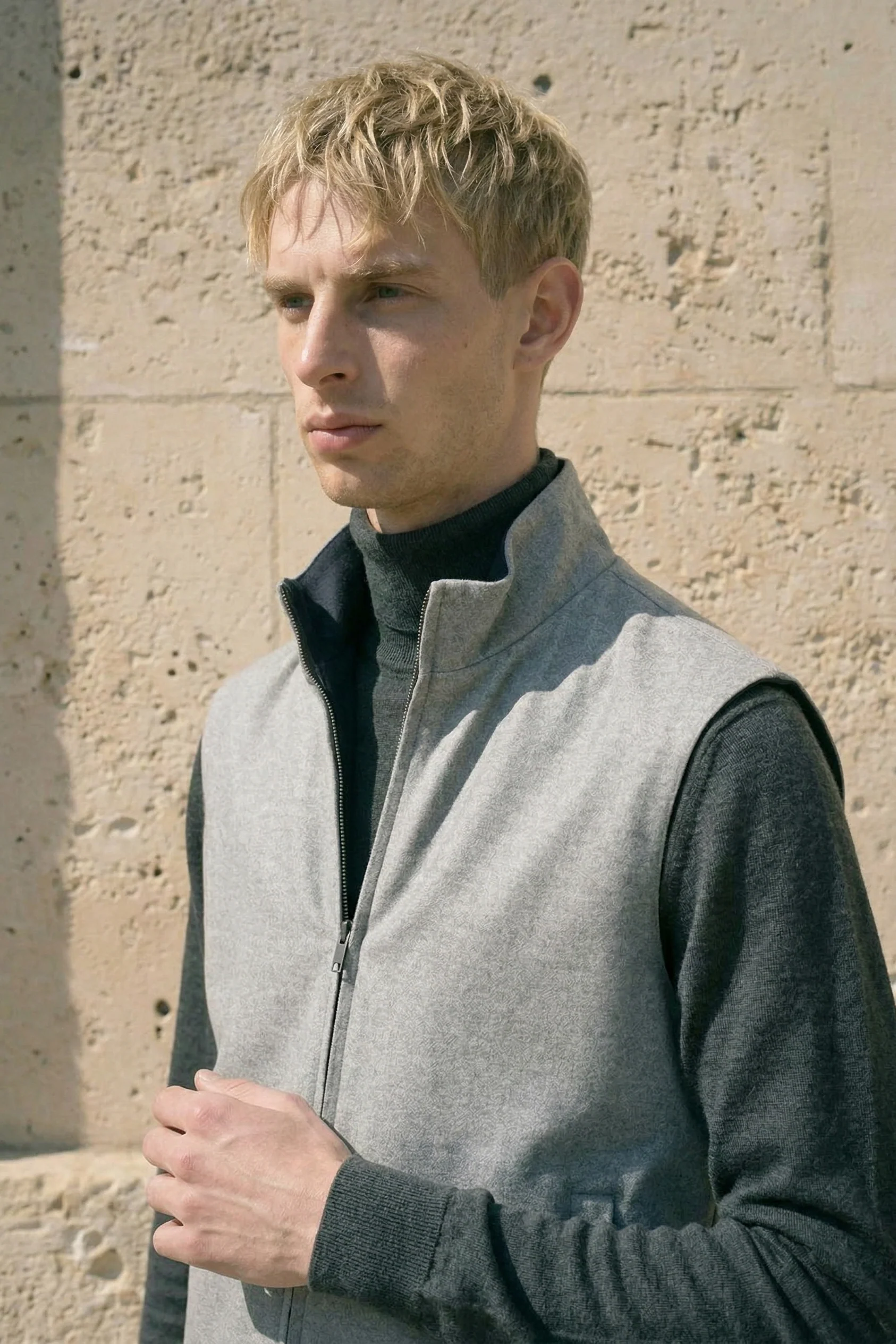 Doppio Aria Reversible Vest - Image 8