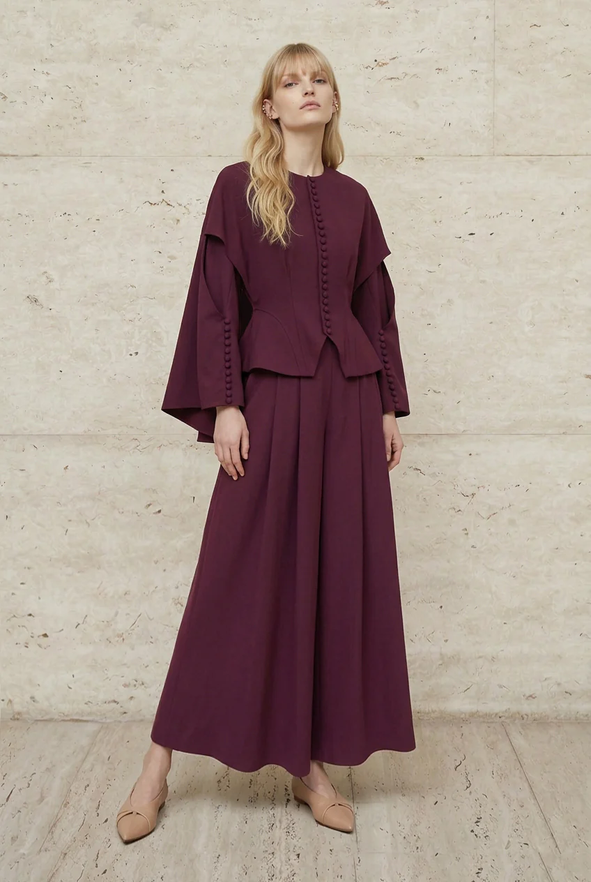 Elaris Fluid Tailored Cape - Image 4
