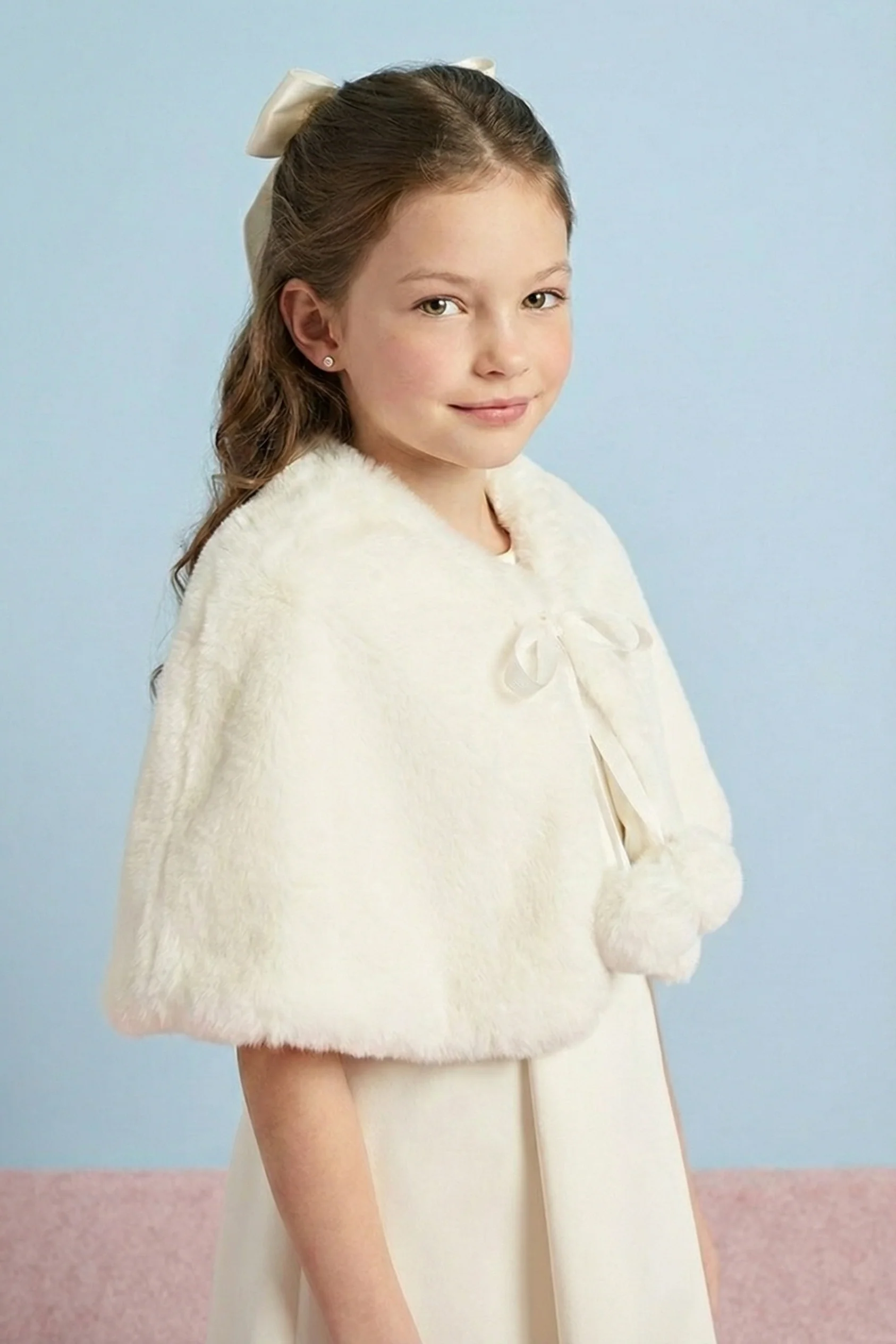 Little Lumière Ivory Rex Fur Cape - Image 3