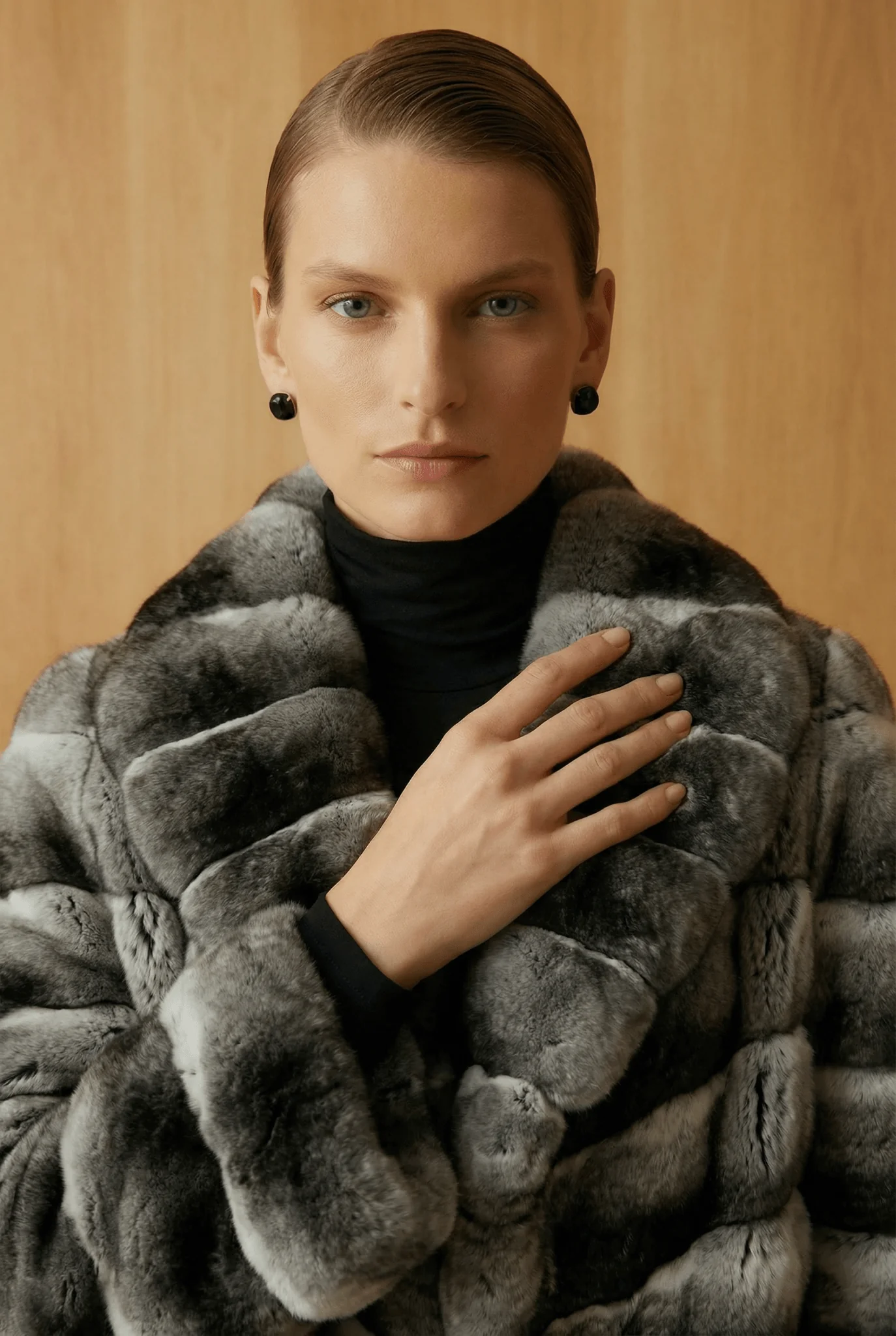 Natural Chinchilla Fur Coat - Image 3