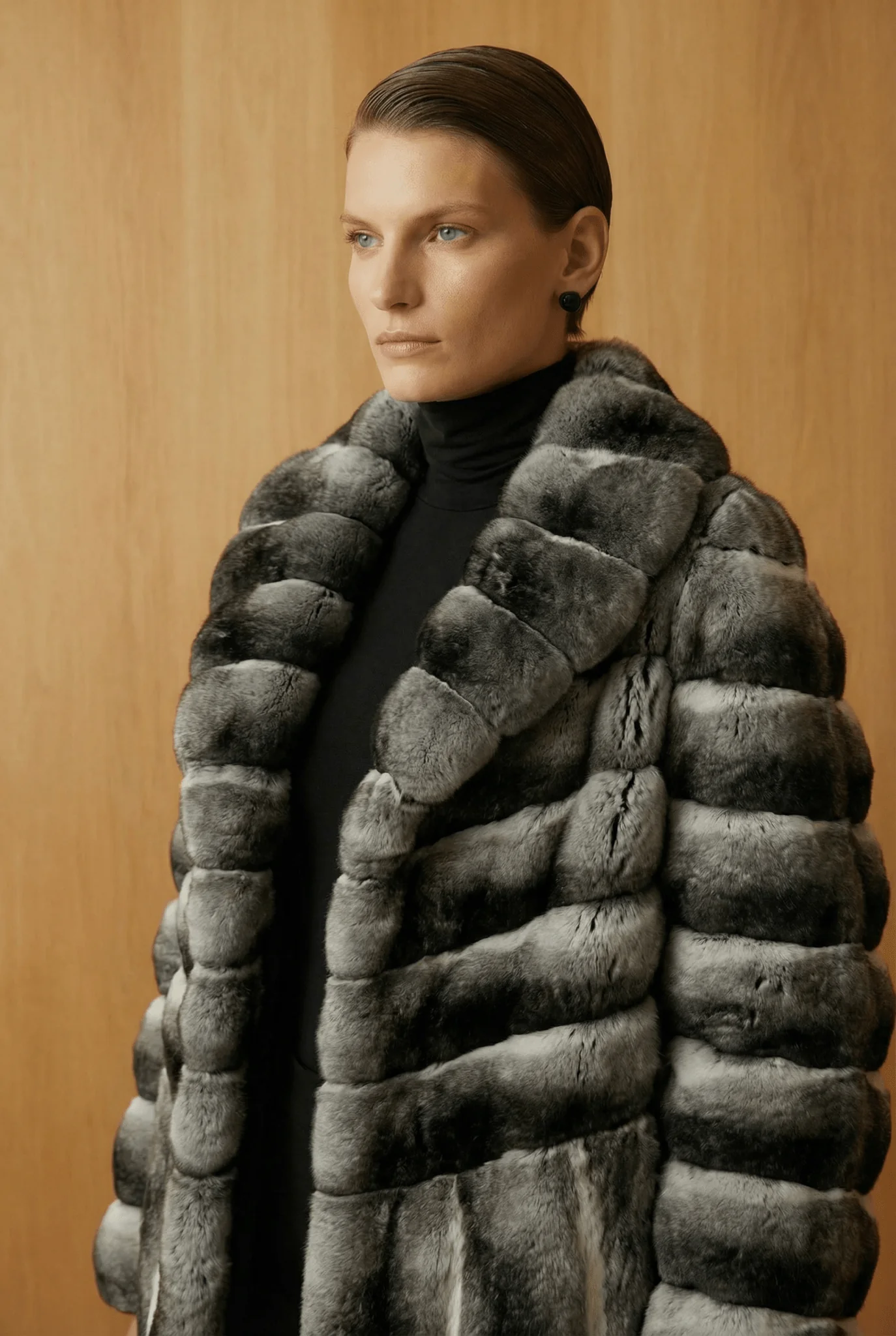 Natural Chinchilla Fur Coat - Image 5