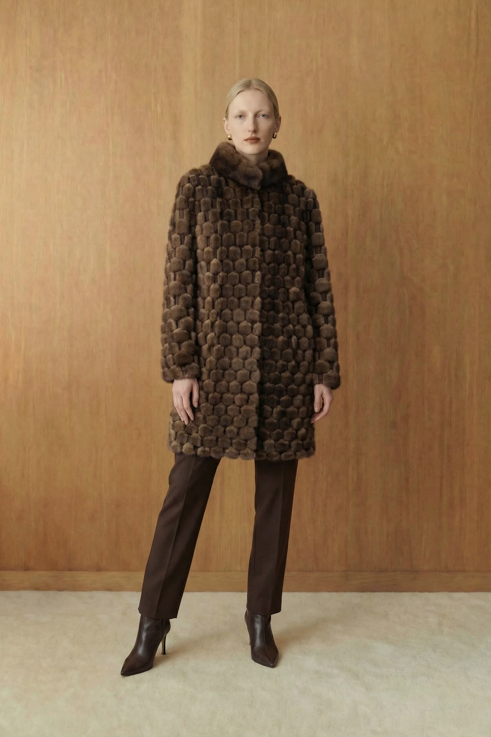 Noctelle Reversible Mink Coat - Image 7