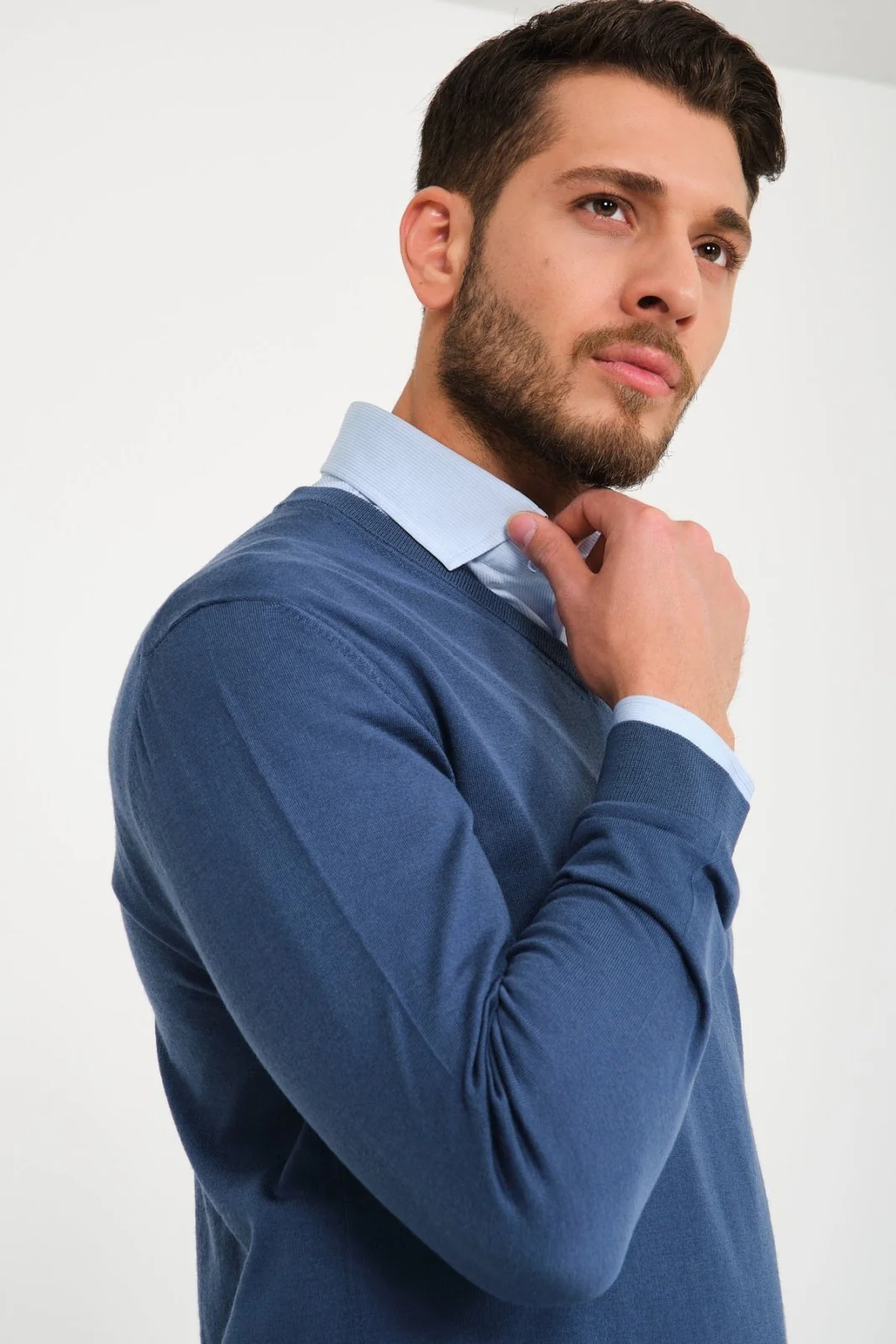 Blue V-Neck Wool Sweater - Image 5